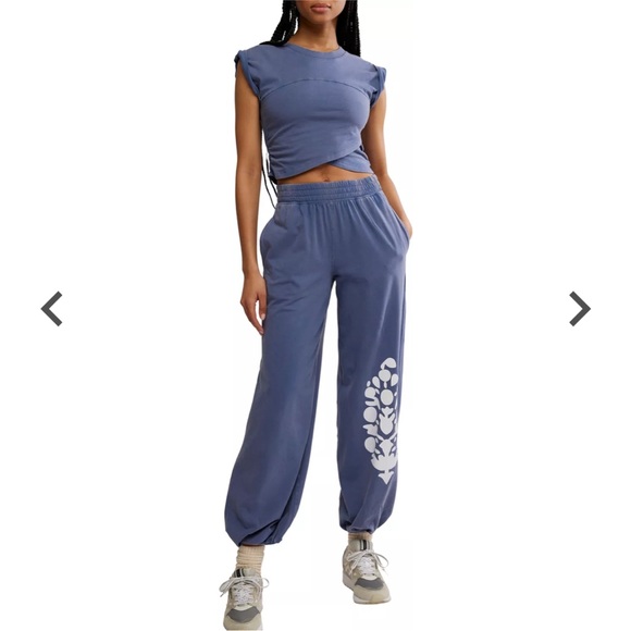 NWT FP Movement Hot Shot Logo Crossover 2-Piece Set in Indigo Blue size XLarge - Picture 1 of 8
